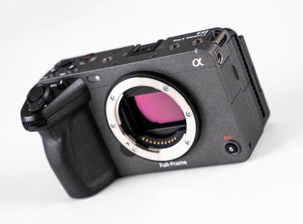 Sony Alpha FX3 Cinema Line (ILME-FX3) 