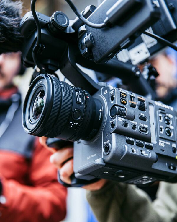 Sony SEL 16-35mm f/4.0 G PZ  Sony FE-Mount