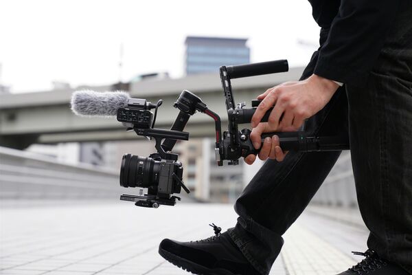 Sony SEL 16-35mm f/4.0 G PZ  Sony FE-Mount