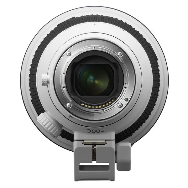 Sony SEL 300mm f/2.8 GM OSS  Sony  FE-Mount