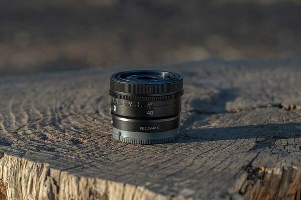 Sony SEL 40mm f/2,5 G  Sony FE-Mount