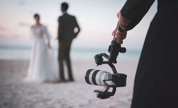 Sony SEL 50-150mm f/2,0 GM  Sony FE-Mount