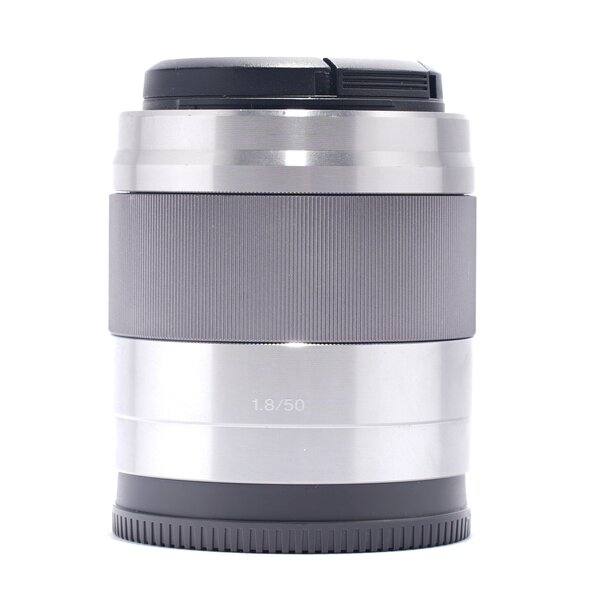 Sony SEL 50mm f/1,8 OSS - silber - Second Hand -   Sony E-Mount
