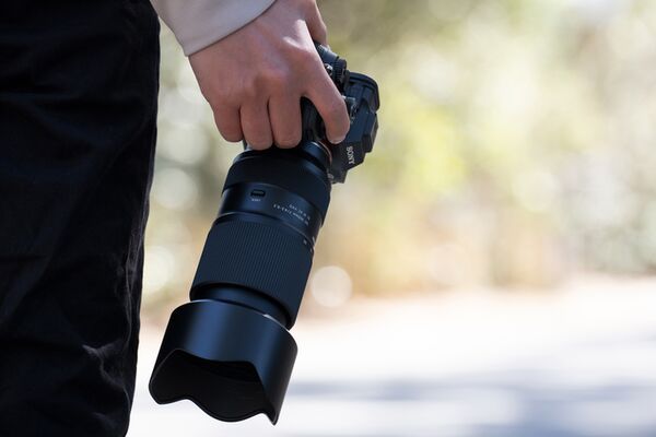 Tamron 50-300mm f/4.5-6.3 Di III VC VXD  Sony FE-Mount