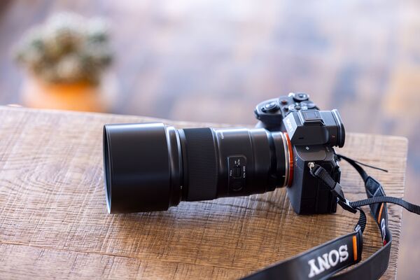 Tamron 90mm f/2.8 Di III MACRO VXD   Sony FE-Mount