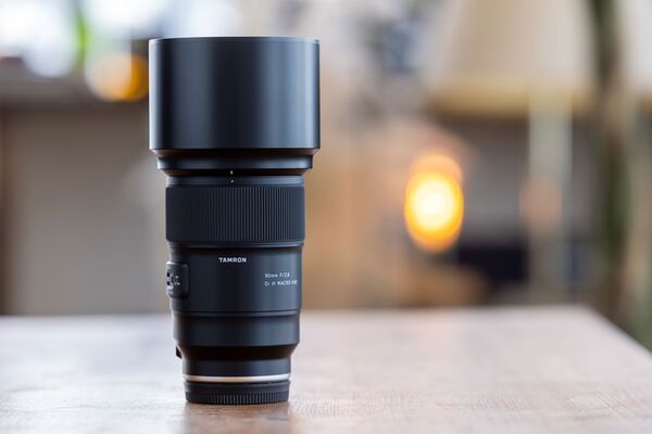Tamron 90mm f/2.8 Di III MACRO VXD   Sony FE-Mount