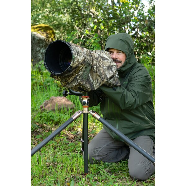 Think Tank Emergency Rain Cover RealTree APX  L