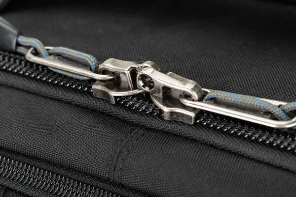 Think Tank Essentials Convertible-Rucksack auf Rollen 