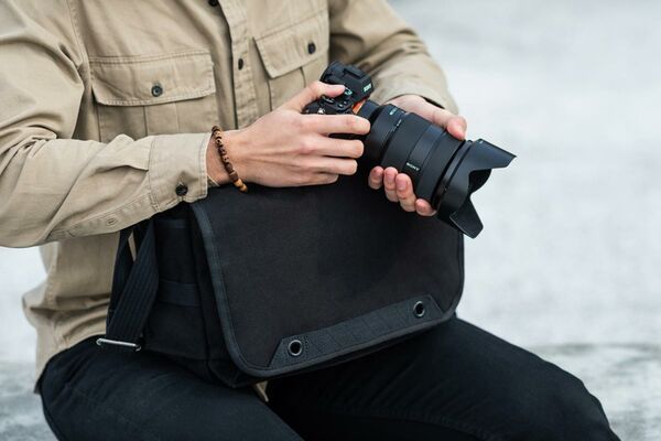 Think Tank Retrospective  4 v2.0 black