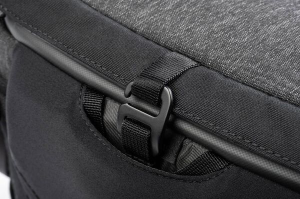 Think Tank SpeedTop Crossbody Graphite  10