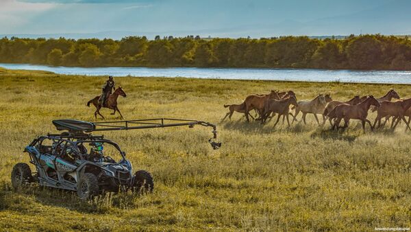 Tilta Hydra Mini Arm Pro Kit - V Mount 