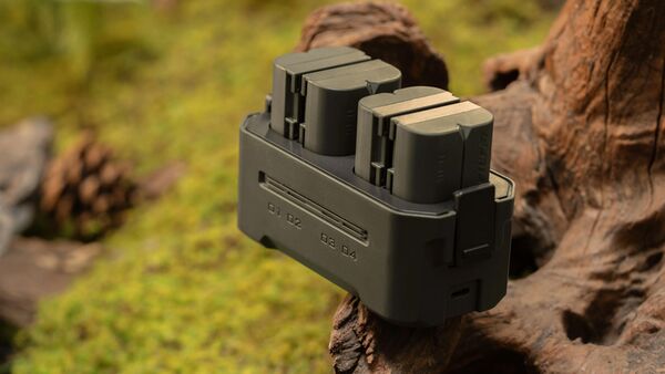 Tilta portable Ladestation  grün  für LP-E6 (4 Kanäle)