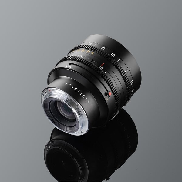 TTArtisan 50mm T2.1  Canon RF (FF)
