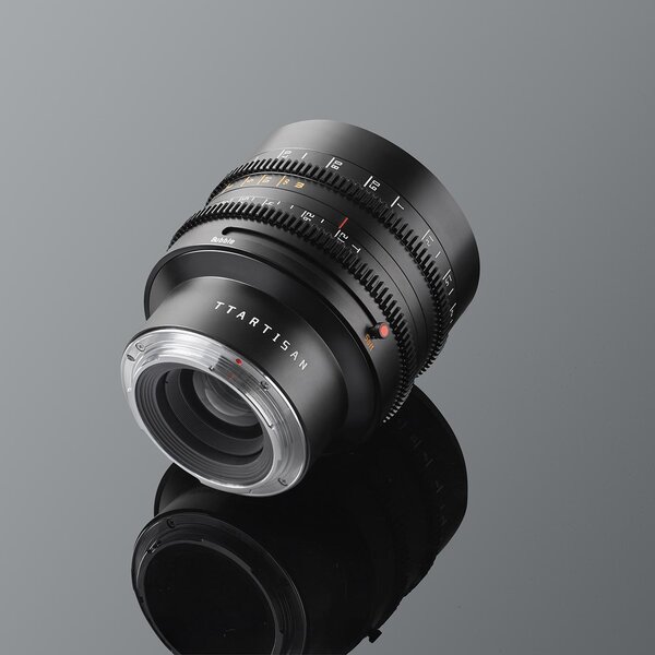 TTArtisan 50mm T2.1  Leica L (FF)