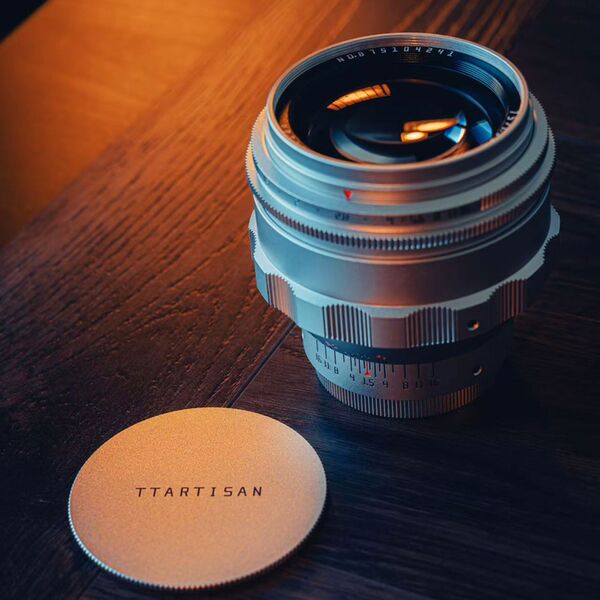 TTArtisan 75mm f/1,5  M 42 silber
