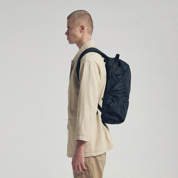 Urth Arkose Rucksack  20L schwarz