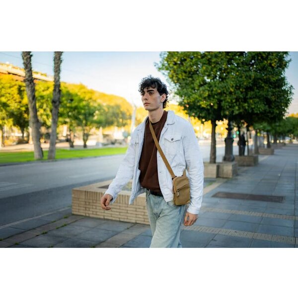 Vanguard VEO METRO Smartphone Pouch  Beige