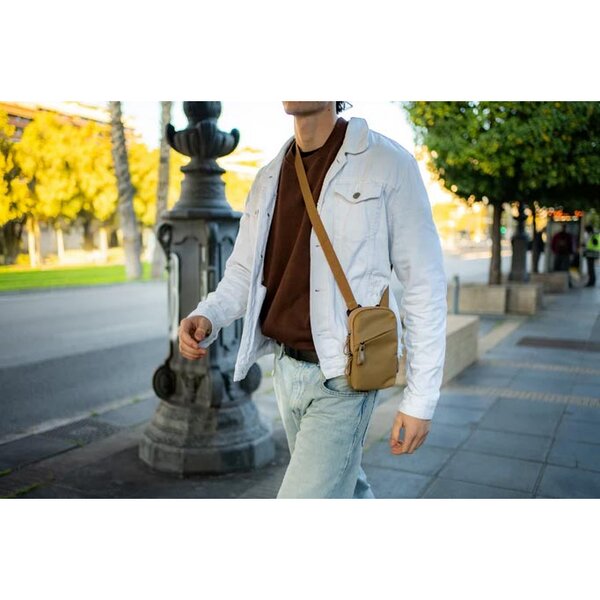 Vanguard VEO METRO Smartphone Pouch  Beige