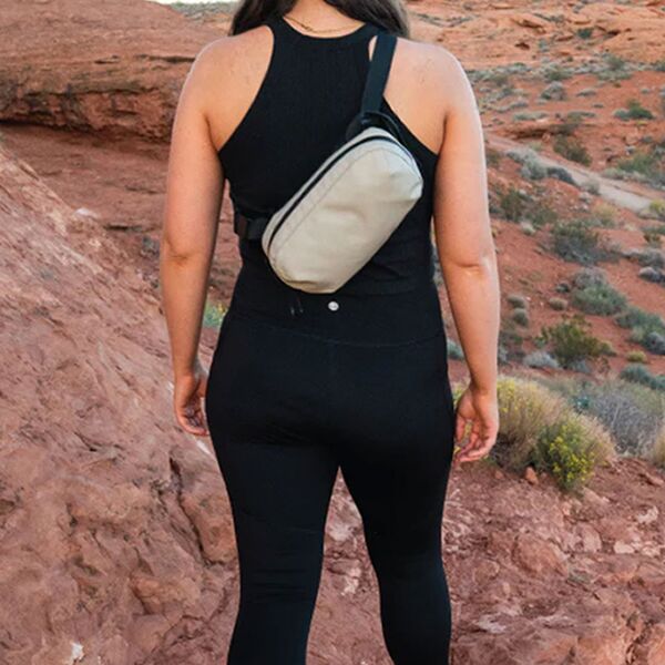 Wandrd D1 Fanny Pack V2  Yuma Tan 2L