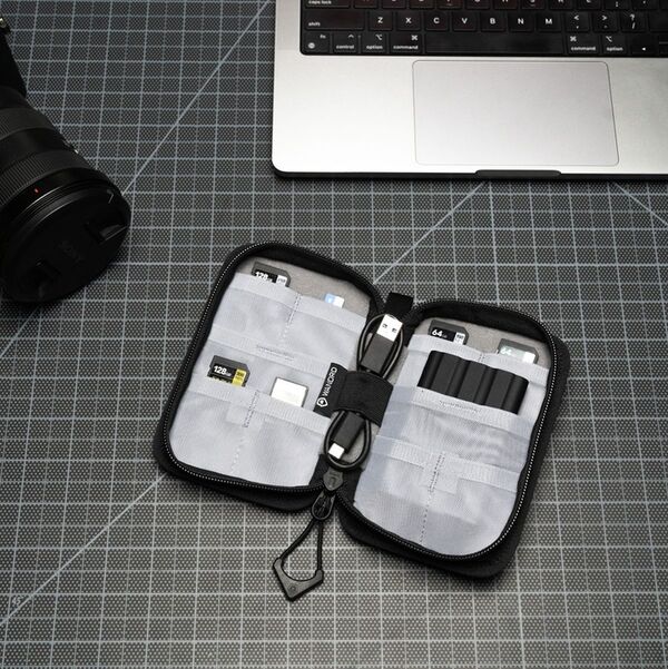 Wandrd Memory Card Case  Black