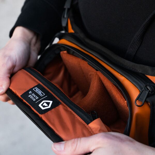 Wandrd ROGUE Sling  Sedona Orange 3L