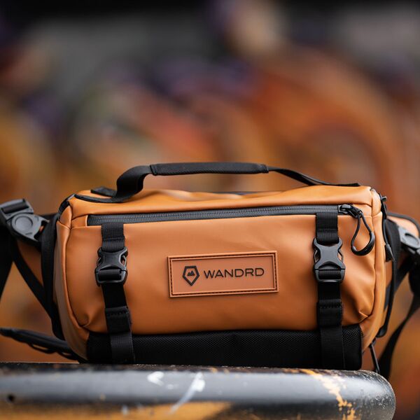 Wandrd ROGUE Sling  Sedona Orange 6L