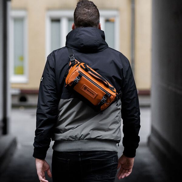 Wandrd ROGUE Sling  Sedona Orange 6L