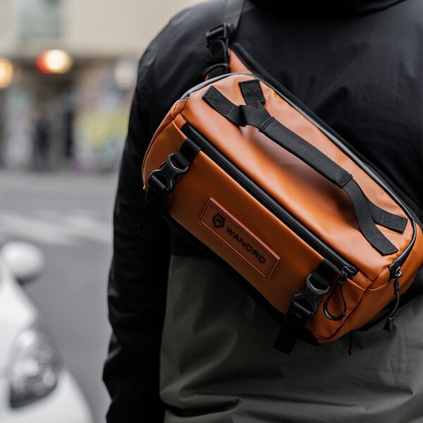 Wandrd ROGUE Sling  Sedona Orange 6L