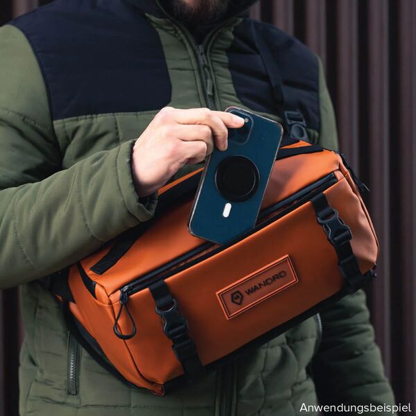 Wandrd ROGUE Sling  Sedona Orange 9L
