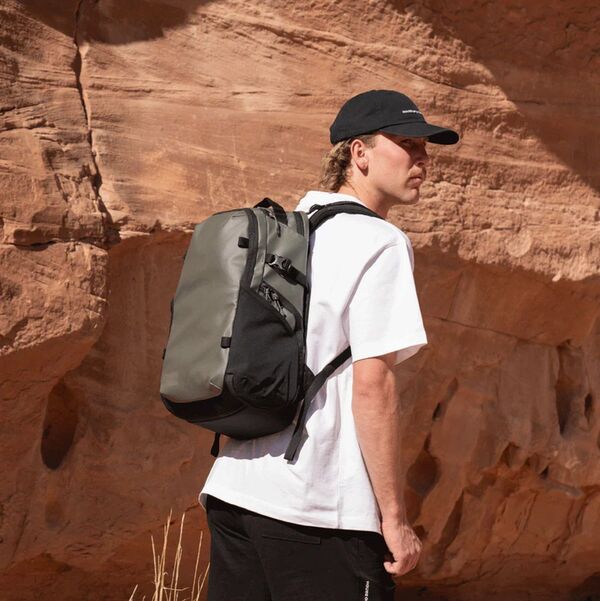 Wandrd STRATUS Photo 18  Wasatch Green