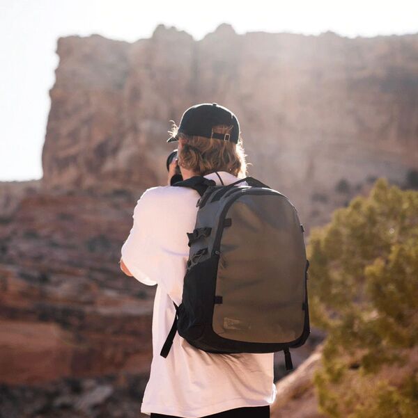 Wandrd STRATUS Photo 18  Wasatch Green