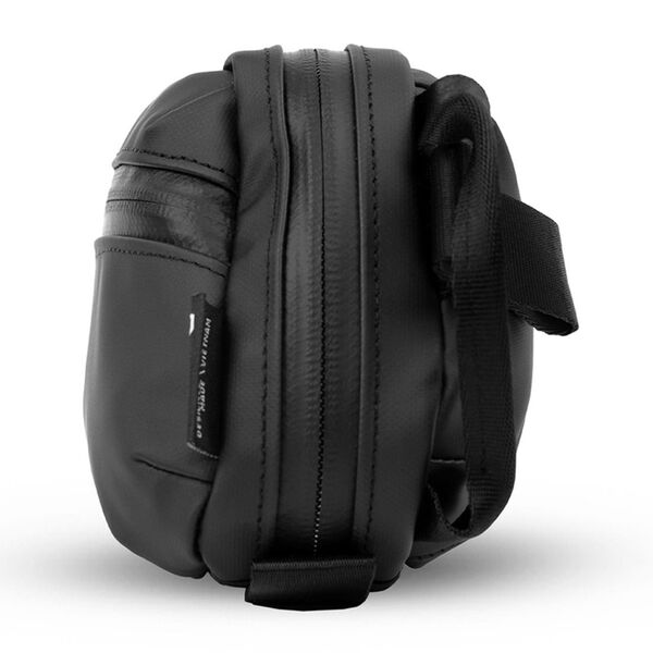 Wandrd Tech Bag  Black Medium