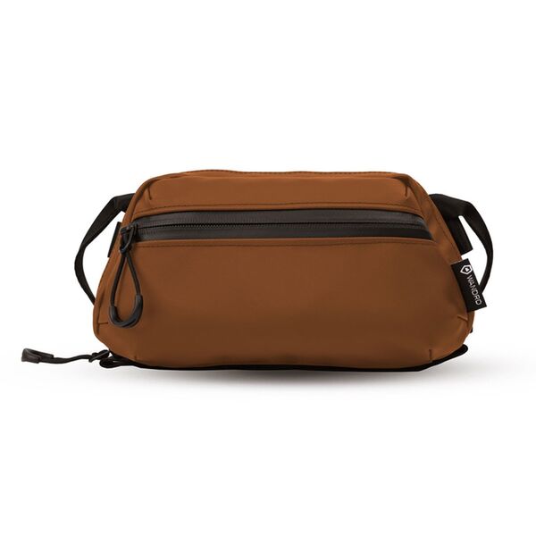 Wandrd Tech Bag  Sedona Orange Medium