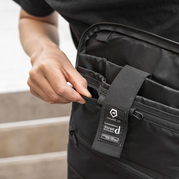 Wandrd THE PRVKE  21 Liter Photo Bundle Limited Edition Grey