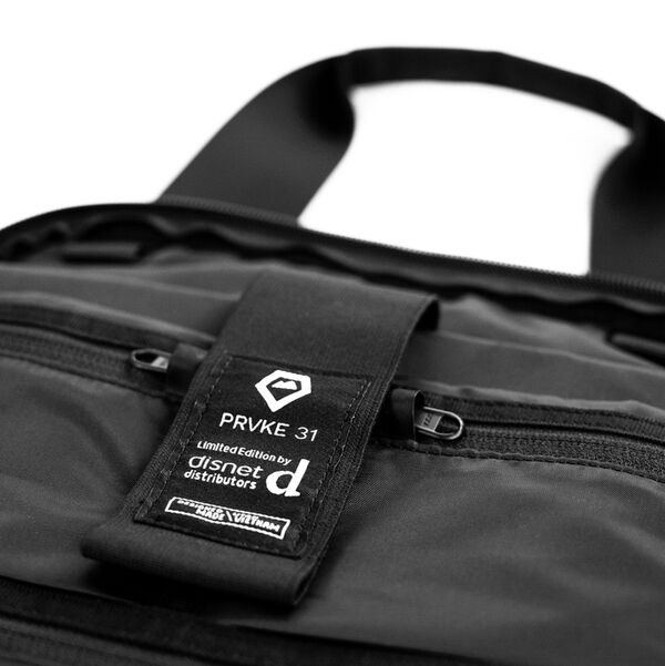 Wandrd THE PRVKE V3 Photo Bundel  31 Liter Limited Edition Grau