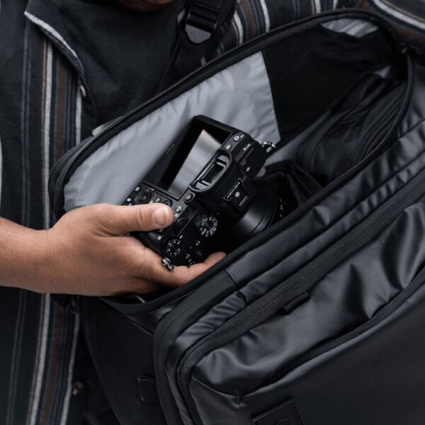 Wandrd Transit Travel Backpack Essential+ Bundle  schwarz 45L