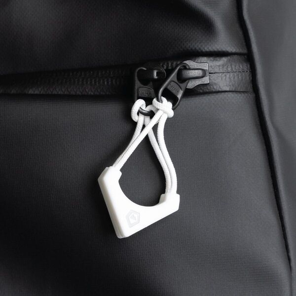 Wandrd WORRYLESS Zipper Puller  Cloudbreak White