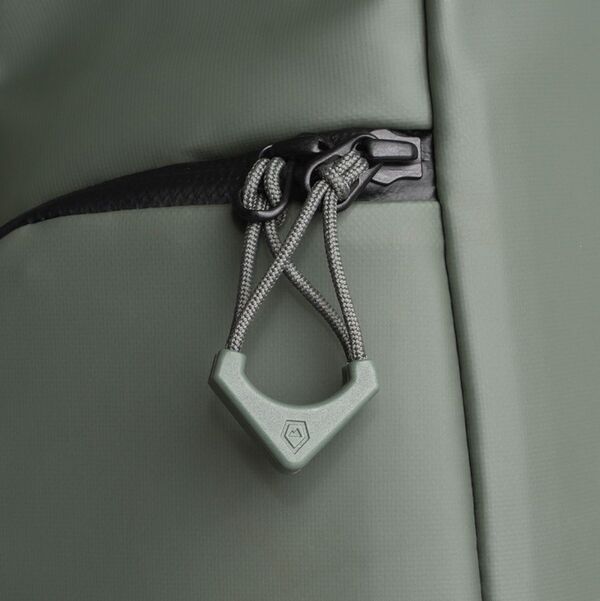 Wandrd WORRYLESS Zipper Puller  Wasatch Green