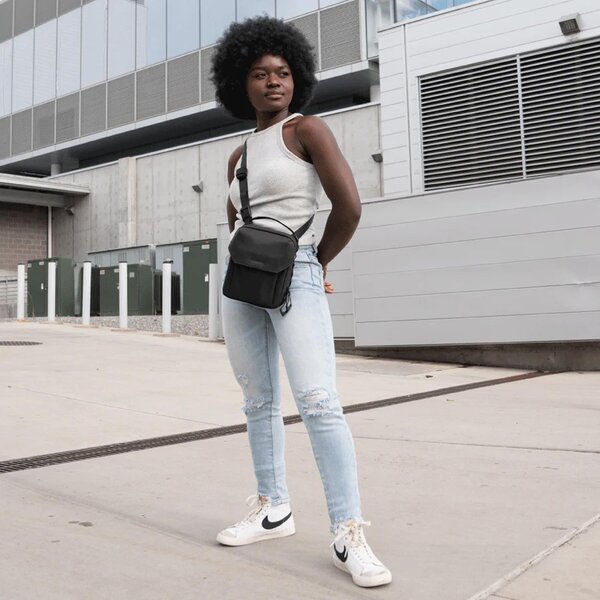 Wandrd X1 Cross Umhängetasche Black  Large