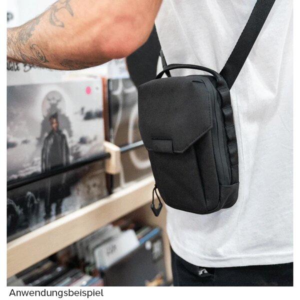 Wandrd X1 Cross Umhängetasche Black  Small