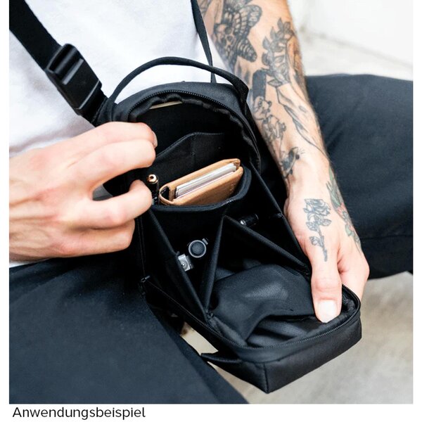 Wandrd X1 Cross Umhängetasche Black  Small