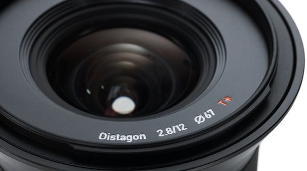 Zeiss AF Touit 12mm f/2,8  Fujifilm X schwarz