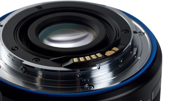 Zeiss Milvus 50mm f/1,4 ZE  Canon EF