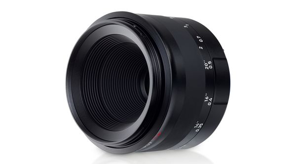 Zeiss Milvus 50M f/2,0 ZF.2  Nikon FX