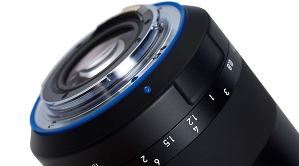 Zeiss Milvus 21mm f/2,8 ZE  Canon EF