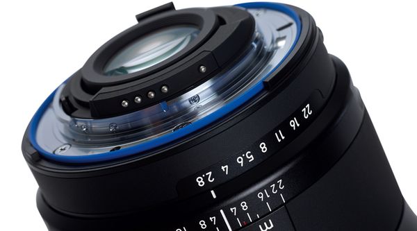 Zeiss Milvus 21mm f/2,8 ZF.2  Nikon FX