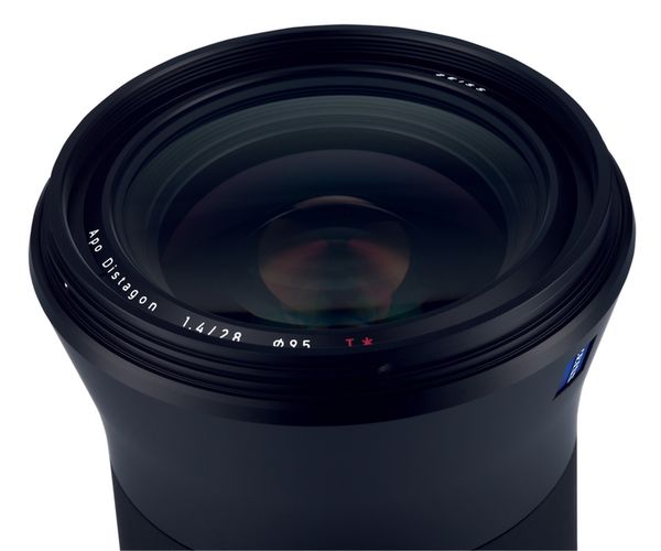 Zeiss Otus 28mm f/1,4 ZE  Canon EF