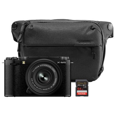 Fujifilm X-M5 + XC 15-45mm f/3.5-5.6 OIS PZ + Peak Design Everyday Sling V2 3L + SanDisk 64 GB  schwarz