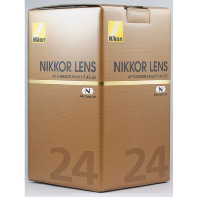 Nikon AF-S Nikkor 24mm f/1,4 G ED  Nikon FX