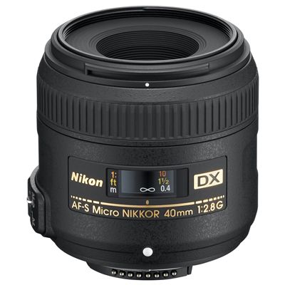 Nikon AF-S DX Nikkor 40mm f/2,8 Micro G  Nikon DX